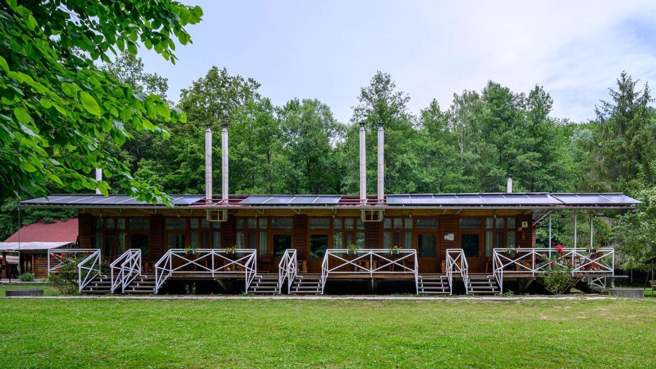 Kokapu Vadaszkastely Es Hotel & Apartments Nagyhuta Exterior photo